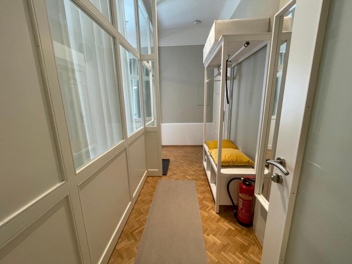 White Flat By Grazrentals With Cool Location & Free Parking Exterior foto