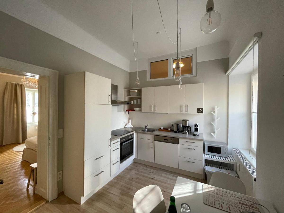 White Flat By Grazrentals With Cool Location & Free Parking Exterior foto