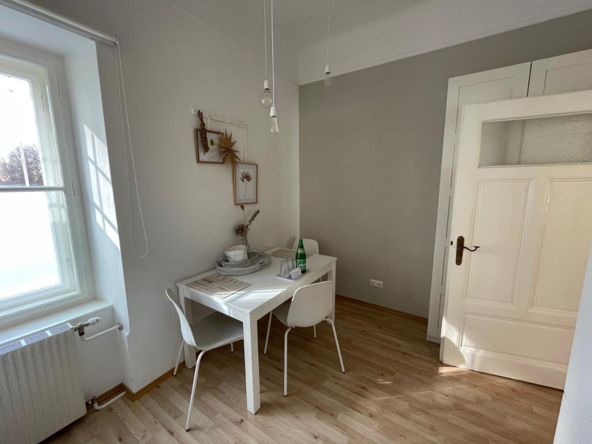 White Flat By Grazrentals With Cool Location & Free Parking Exterior foto