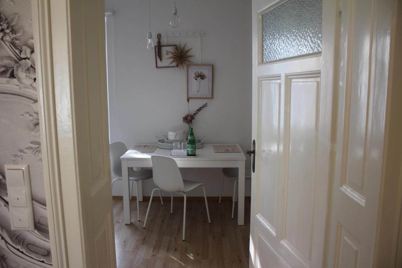 White Flat By Grazrentals With Cool Location & Free Parking Exterior foto